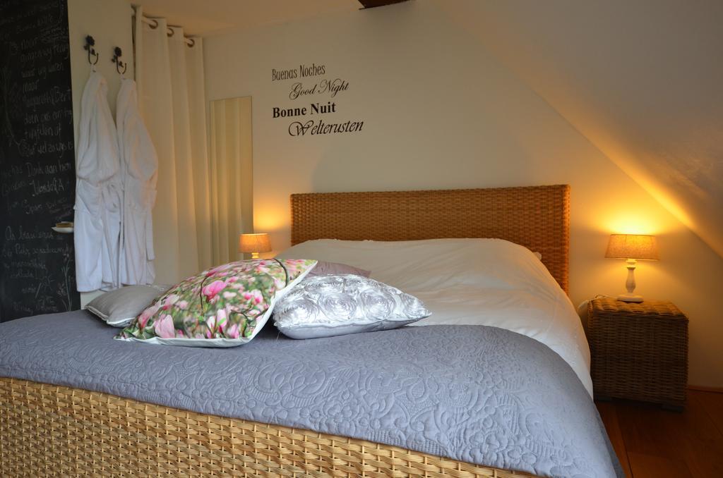 Bloemenhoeve Bed & Breakfast Birdaard Bilik gambar